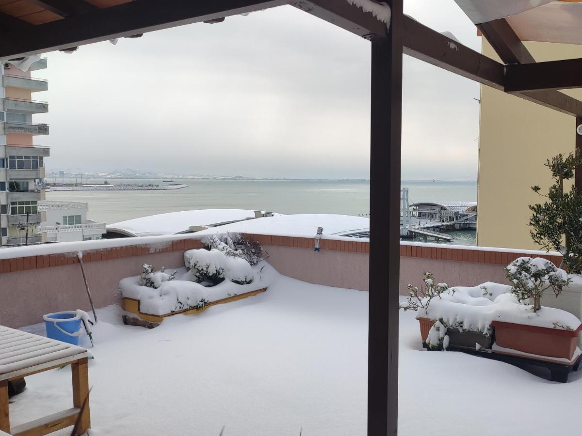 Promenade 3-bedroom With Large Balcony. Apartament *